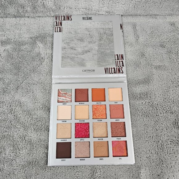 Disney Villains x Catrice Cosmetics Evil Queen 16 Eyeshadow Palette Snow White - Picture 5 of 14